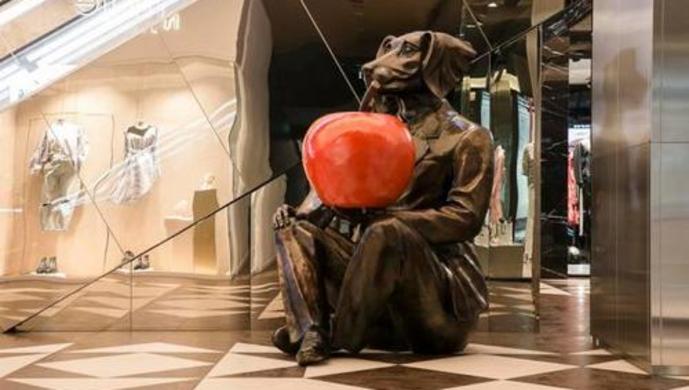 美華埠“狗人”雕塑涉辱華？華社將開會討論其去向