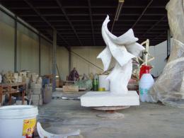 hj1747 不銹鋼雕塑—凌空之剪 小稿_青島國際服裝城不銹鋼雕塑、石雕、玻璃鋼雕塑_濱州宏景雕塑有限公司